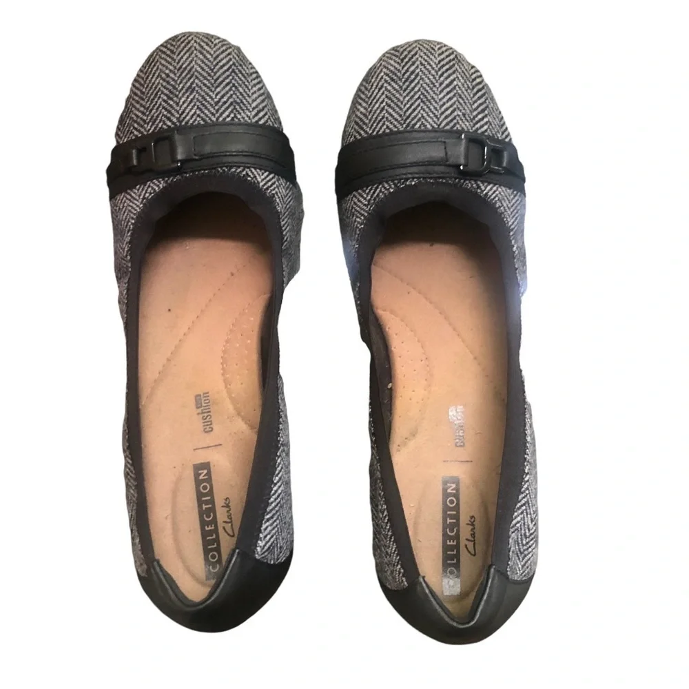 Beautiful Women’s Clark’s Wedge Gray Shoes Size 10 in Excellent Used Con…